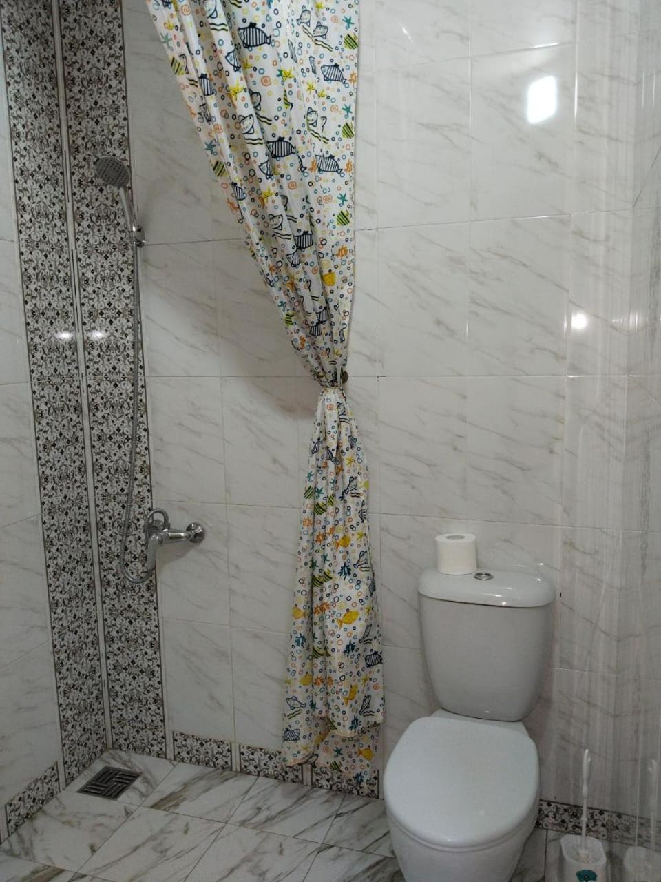 Arman Hotel Saryaghash Ngoại thất bức ảnh